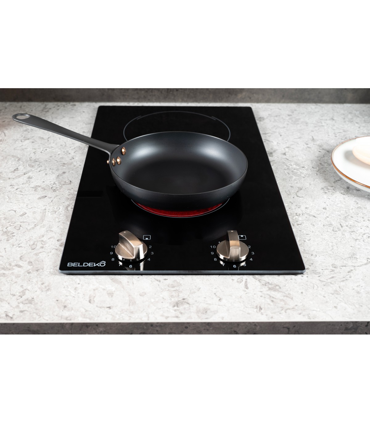 Plaque Vitrocéramique 2 Feux avec Prise, 29cm, 3000W, Domino Plaque de Cuisson  électrique, Contrôle Indépendant des Boutons, Arrêt Automatique, 9 Niveaux  de Puissance, Cooksir : : Gros électroménager